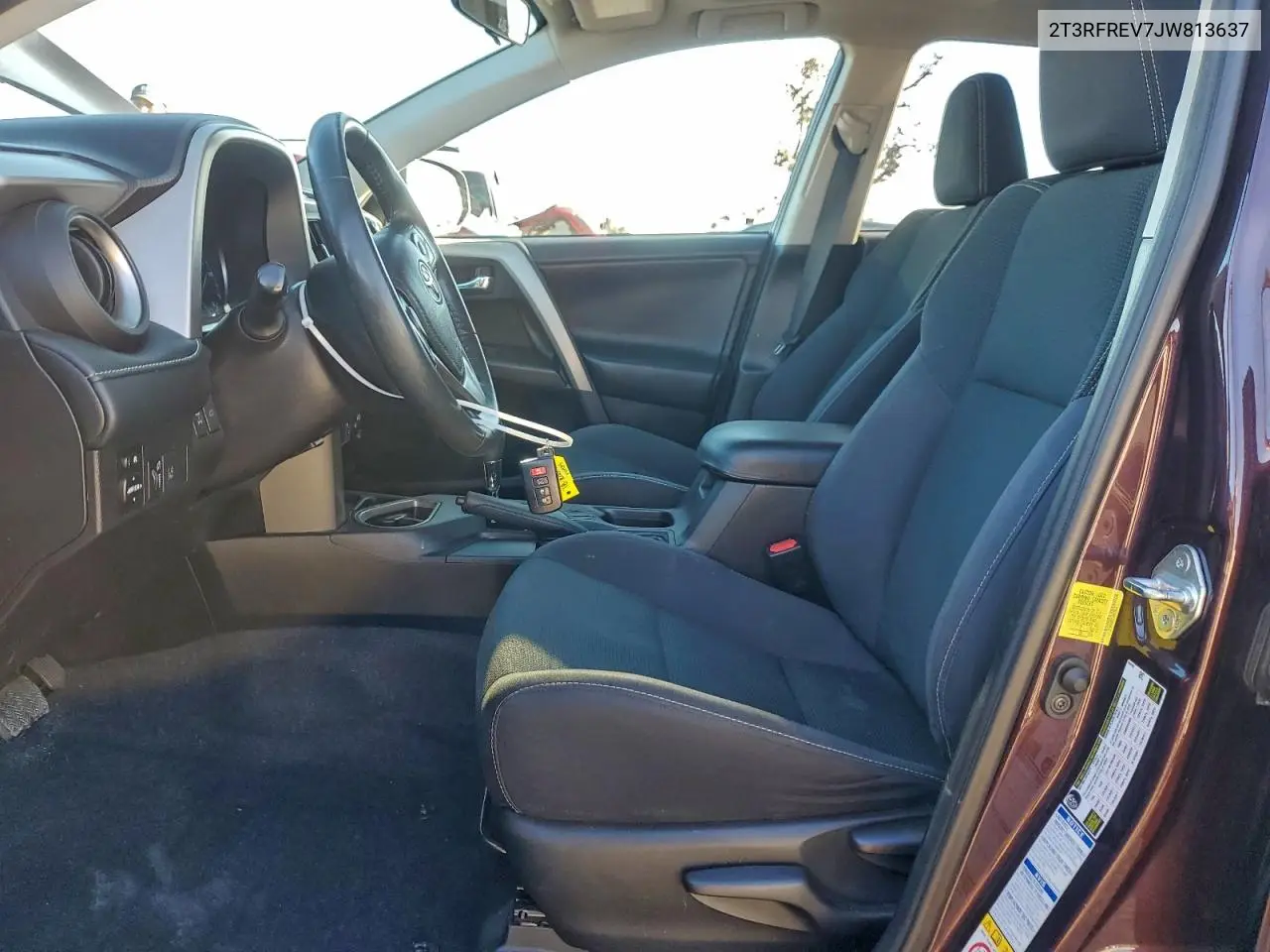 2T3RFREV7JW813637 2018 Toyota Rav4 Adventure
