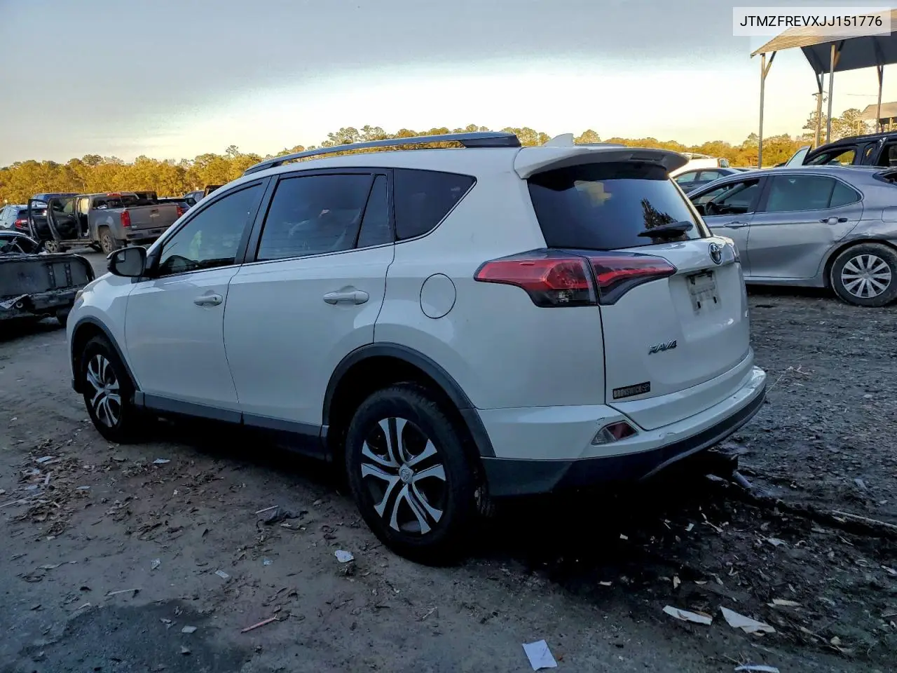JTMZFREVXJJ151776 2018 Toyota Rav4 Le