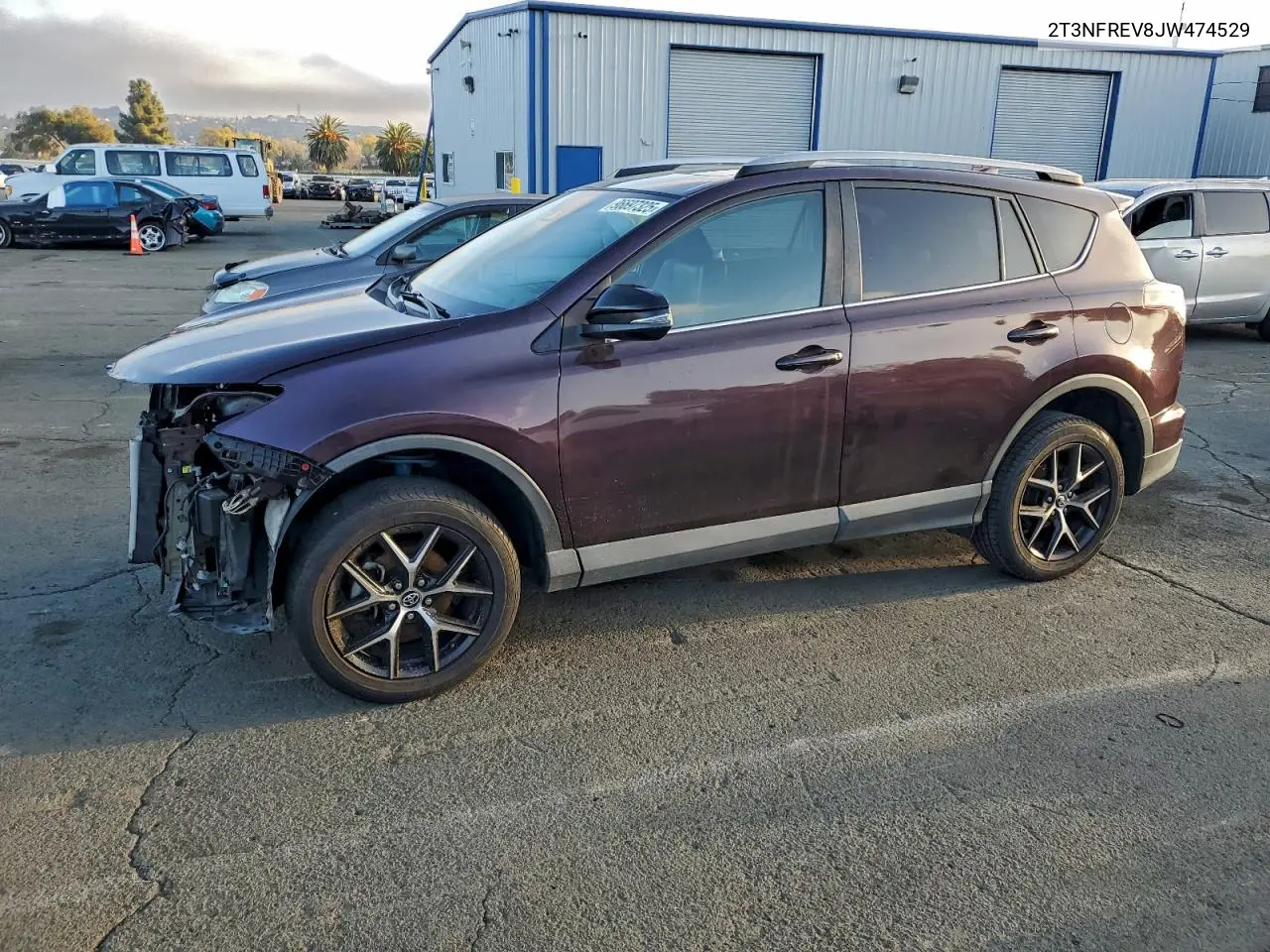 2T3NFREV8JW474529 2018 Toyota Rav4 Se