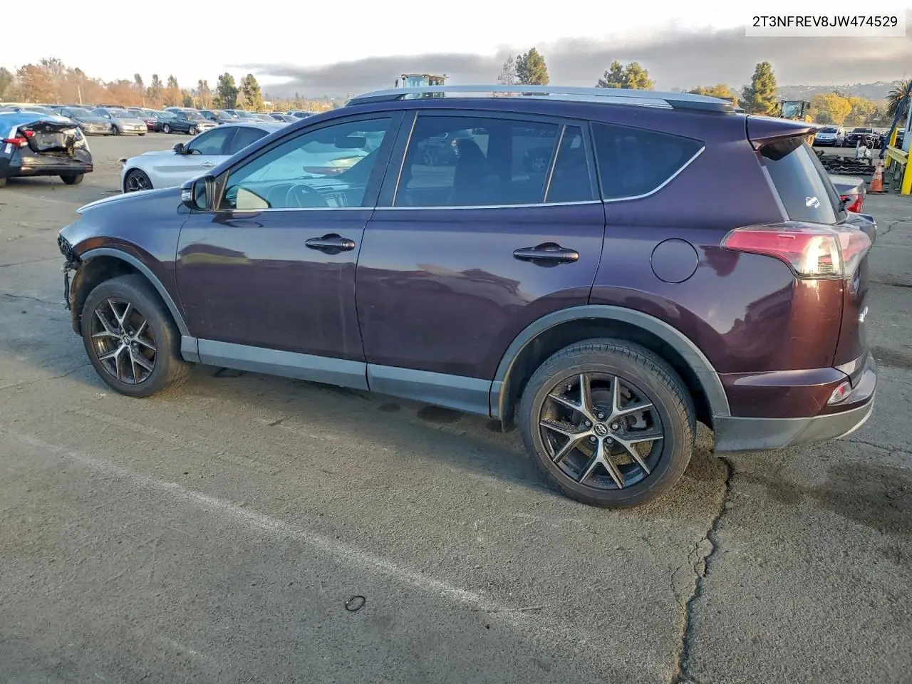2T3NFREV8JW474529 2018 Toyota Rav4 Se