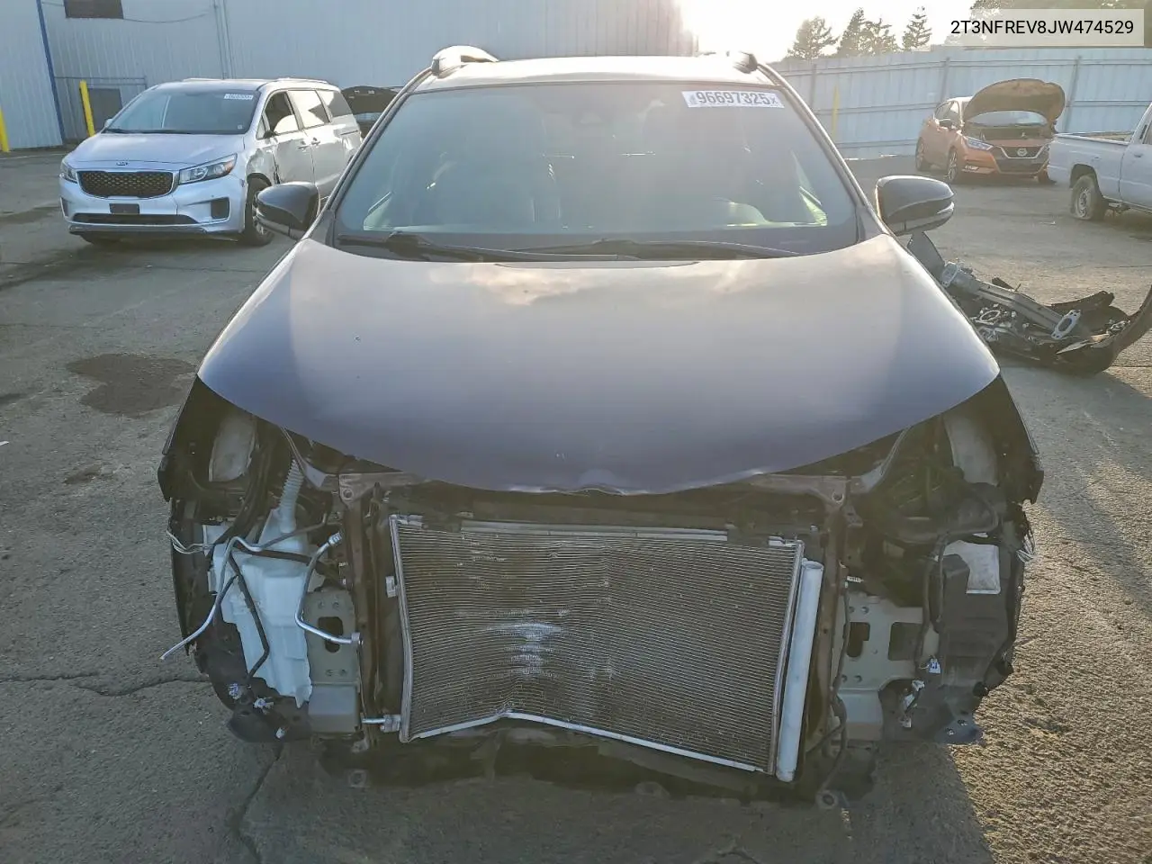 2T3NFREV8JW474529 2018 Toyota Rav4 Se