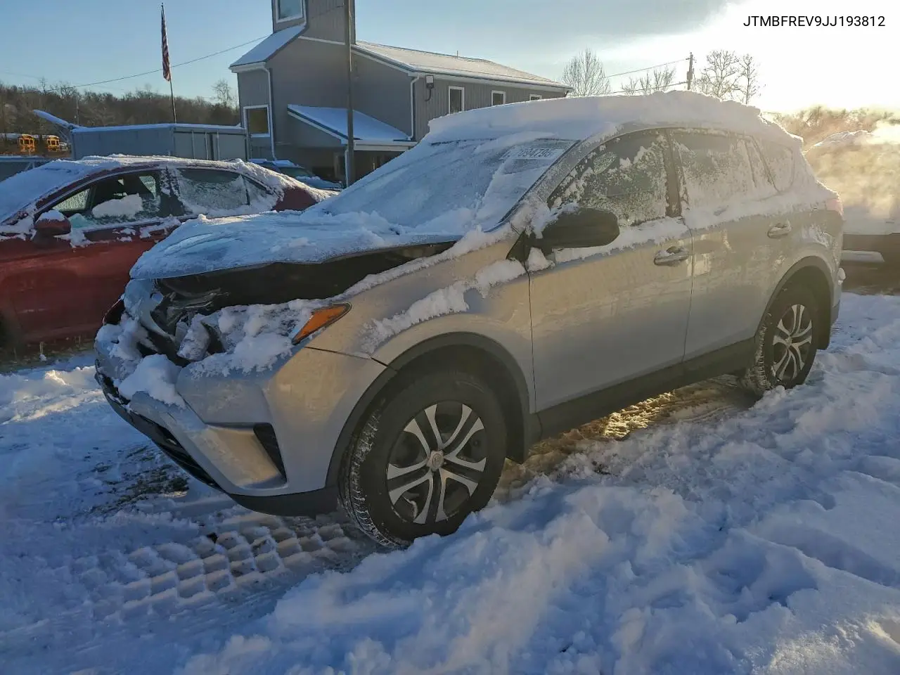JTMBFREV9JJ193812 2018 Toyota Rav4 Le
