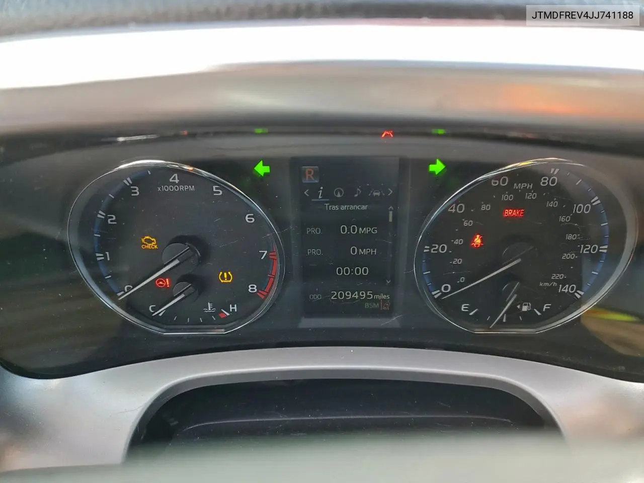 JTMDFREV4JJ741188 2018 Toyota Rav4 Limited