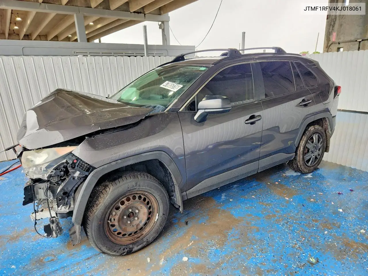JTMF1RFV4KJ018061 2019 Toyota Rav4 Le