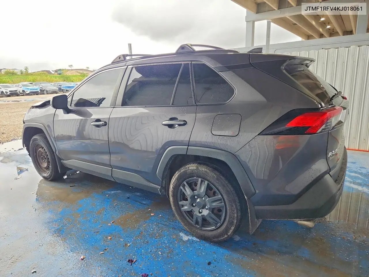 JTMF1RFV4KJ018061 2019 Toyota Rav4 Le