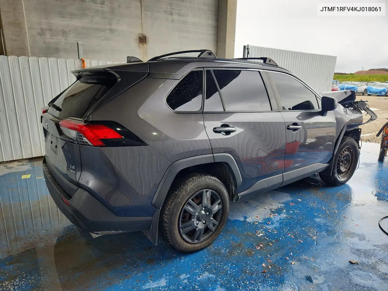 JTMF1RFV4KJ018061 2019 Toyota Rav4 Le