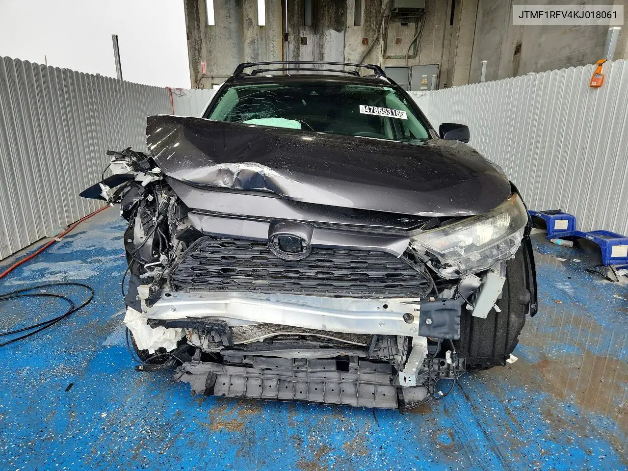 JTMF1RFV4KJ018061 2019 Toyota Rav4 Le