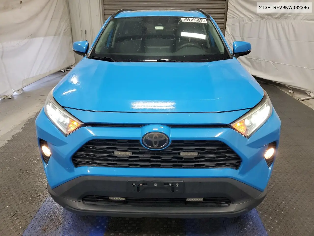 2T3P1RFV9KW032396 2019 Toyota Rav4 Xle