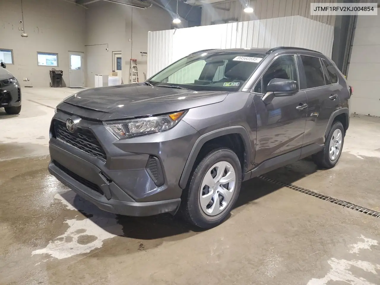 JTMF1RFV2KJ004854 2019 Toyota Rav4 Le