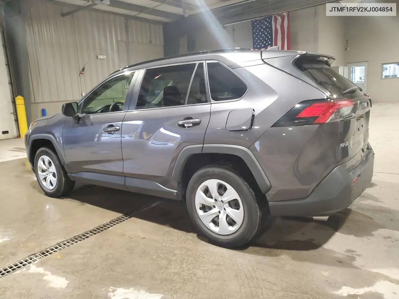 JTMF1RFV2KJ004854 2019 Toyota Rav4 Le