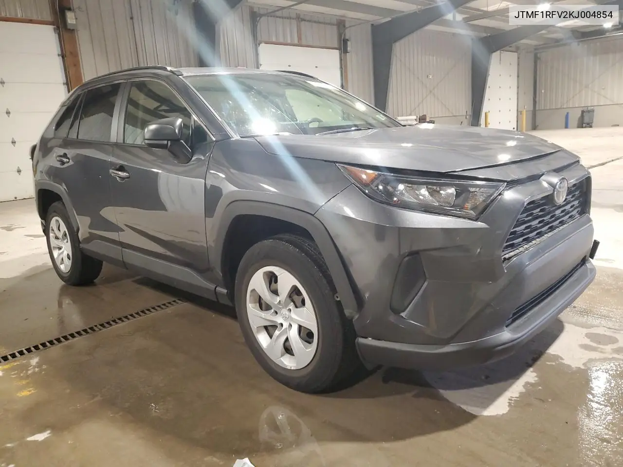 JTMF1RFV2KJ004854 2019 Toyota Rav4 Le