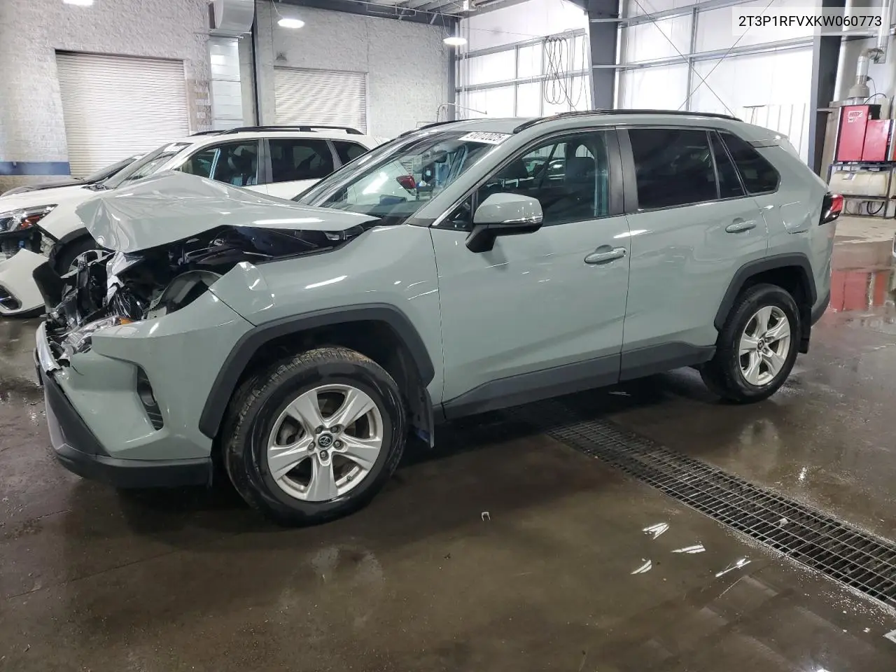 2T3P1RFVXKW060773 2019 Toyota Rav4 Xle