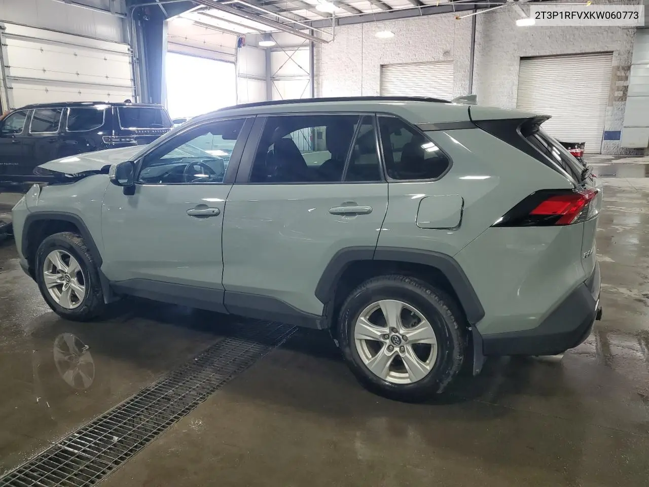 2T3P1RFVXKW060773 2019 Toyota Rav4 Xle