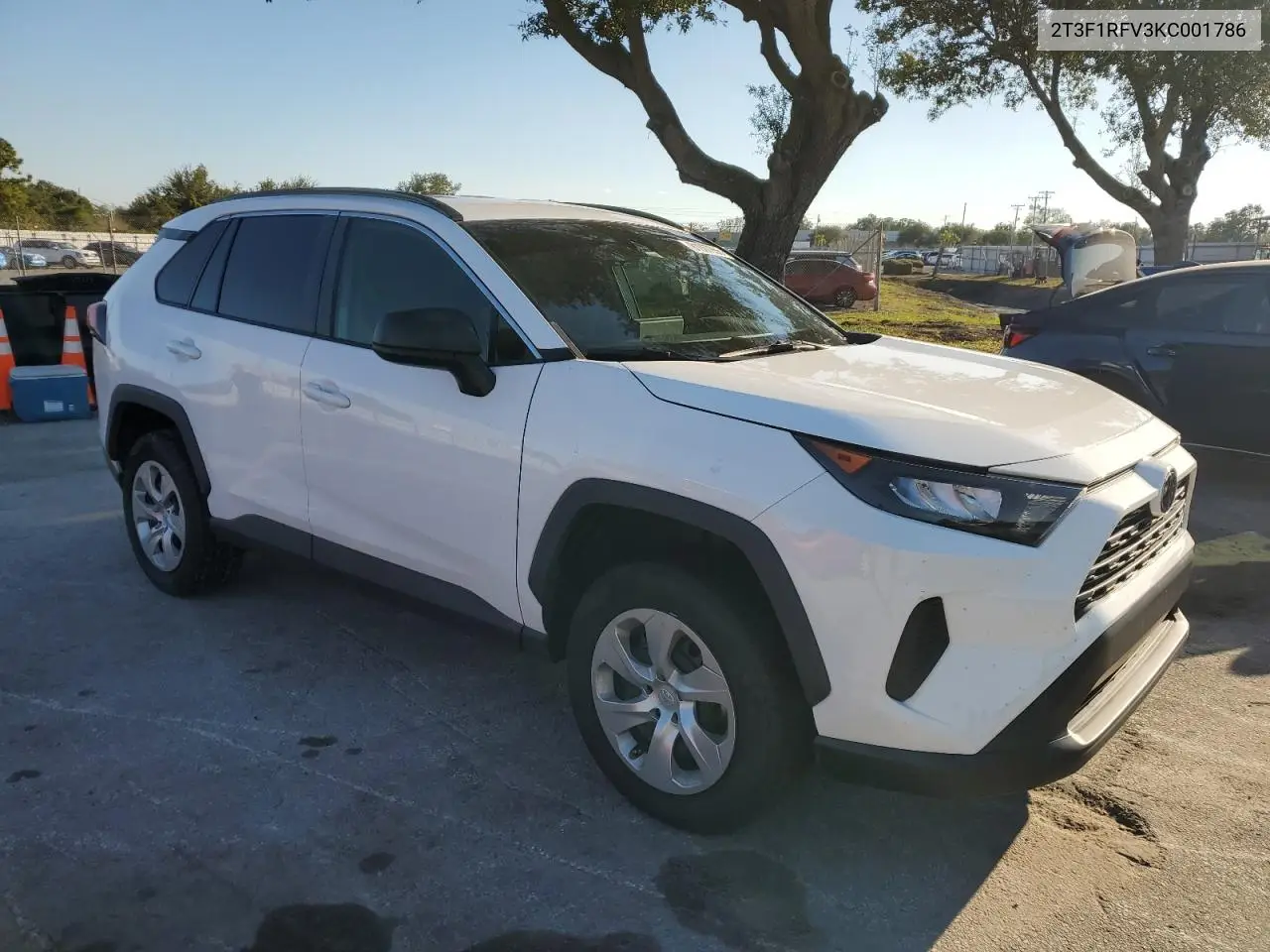 2T3F1RFV3KC001786 2019 Toyota Rav4 Le
