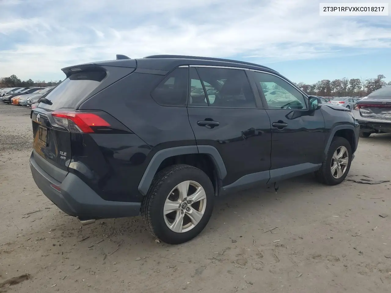 2T3P1RFVXKC018217 2019 Toyota Rav4 Xle