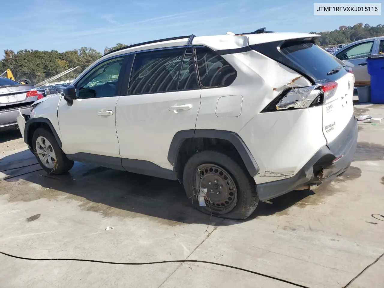 JTMF1RFVXKJ015116 2019 Toyota Rav4 Le