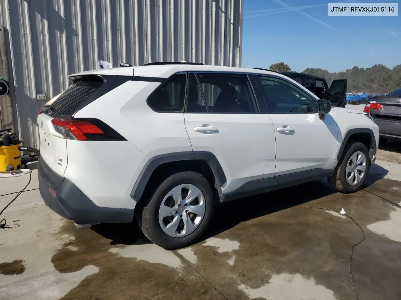 JTMF1RFVXKJ015116 2019 Toyota Rav4 Le
