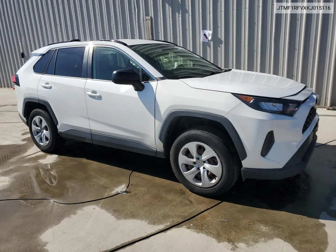 JTMF1RFVXKJ015116 2019 Toyota Rav4 Le