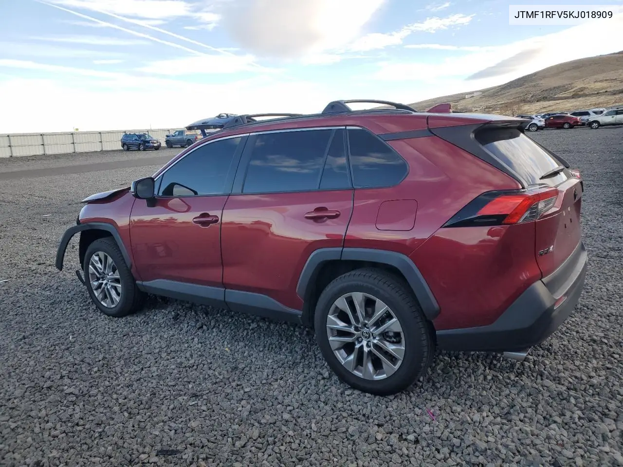 JTMF1RFV5KJ018909 2019 Toyota Rav4 Le