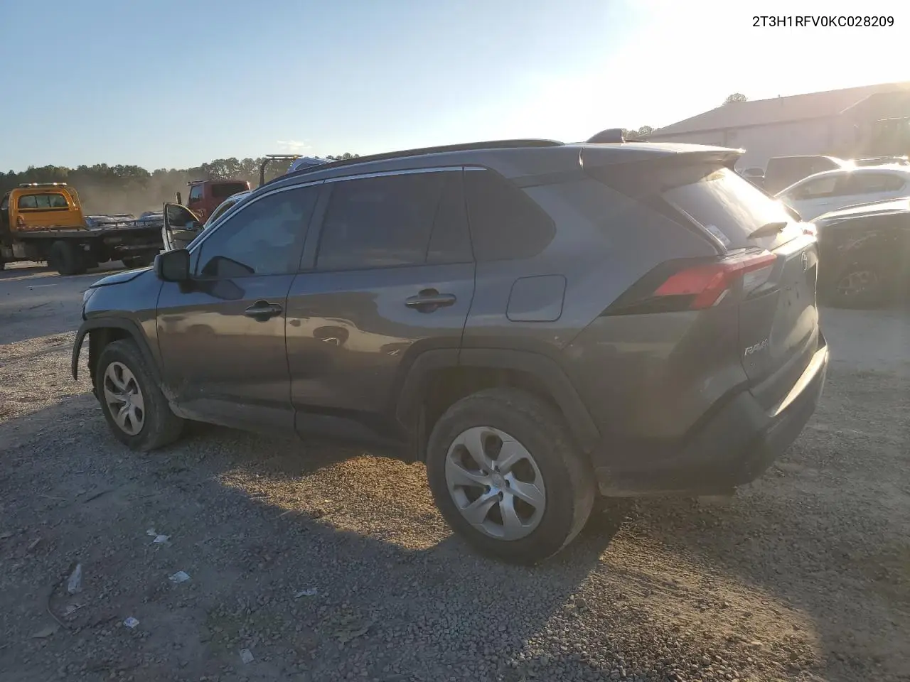 2T3H1RFV0KC028209 2019 Toyota Rav4 Le