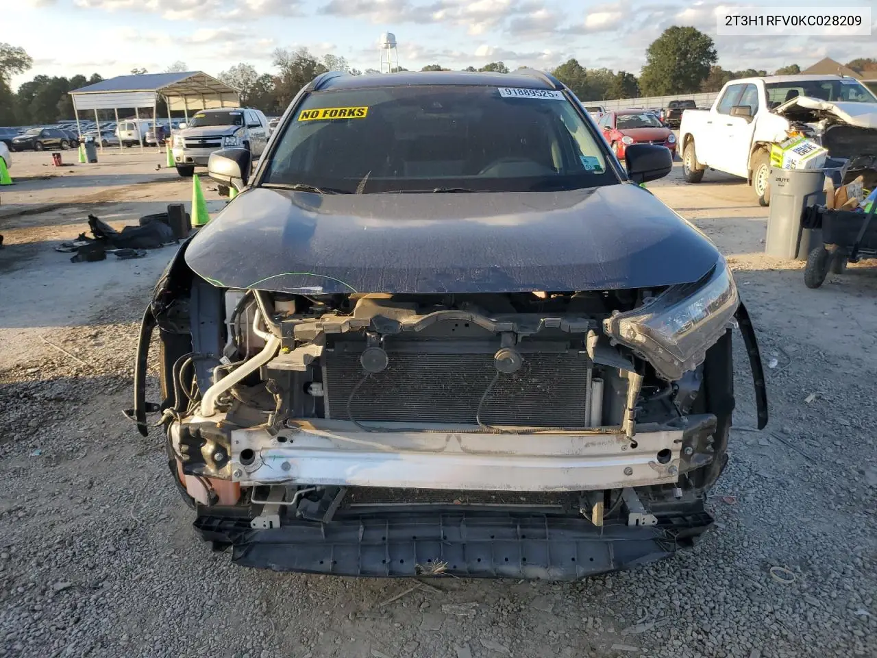 2T3H1RFV0KC028209 2019 Toyota Rav4 Le