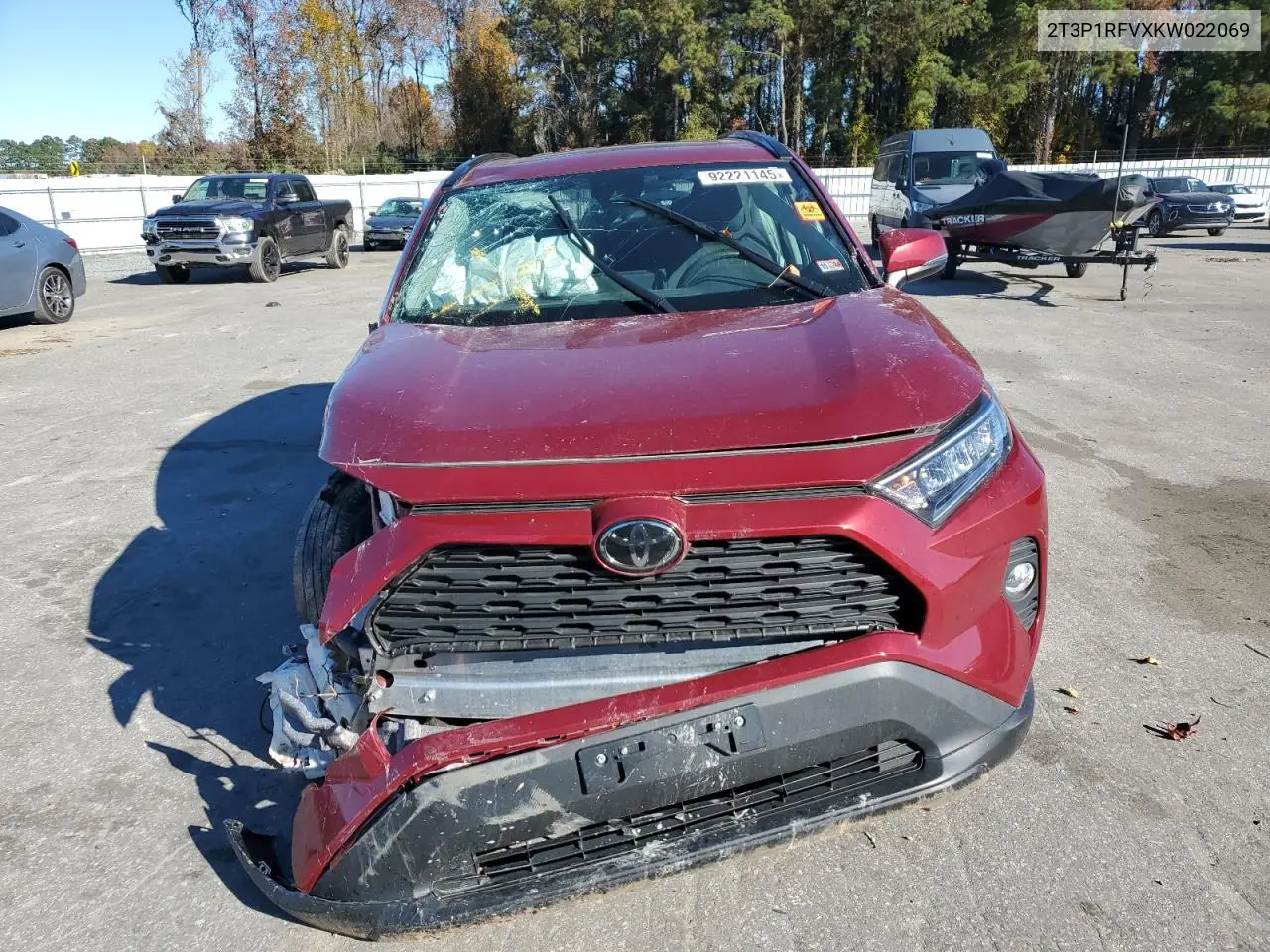 2T3P1RFVXKW022069 2019 Toyota Rav4 Xle