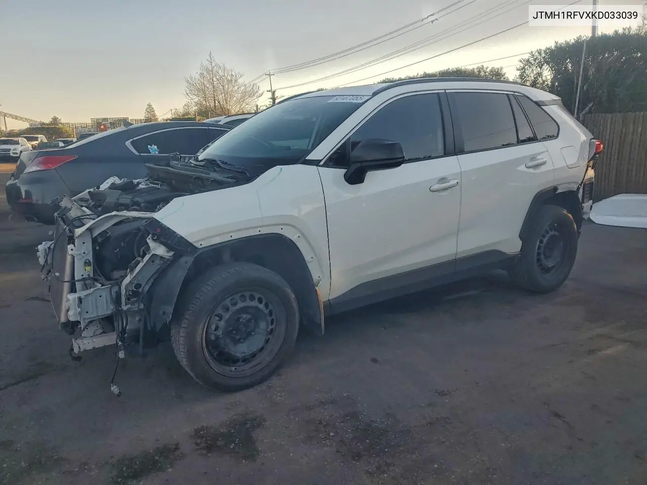 JTMH1RFVXKD033039 2019 Toyota Rav4 Le