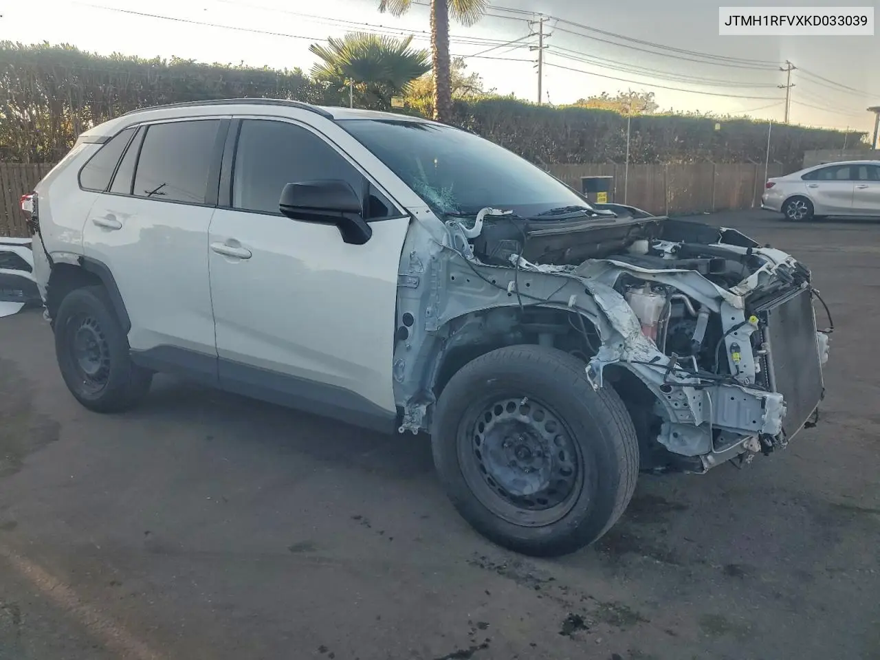 JTMH1RFVXKD033039 2019 Toyota Rav4 Le