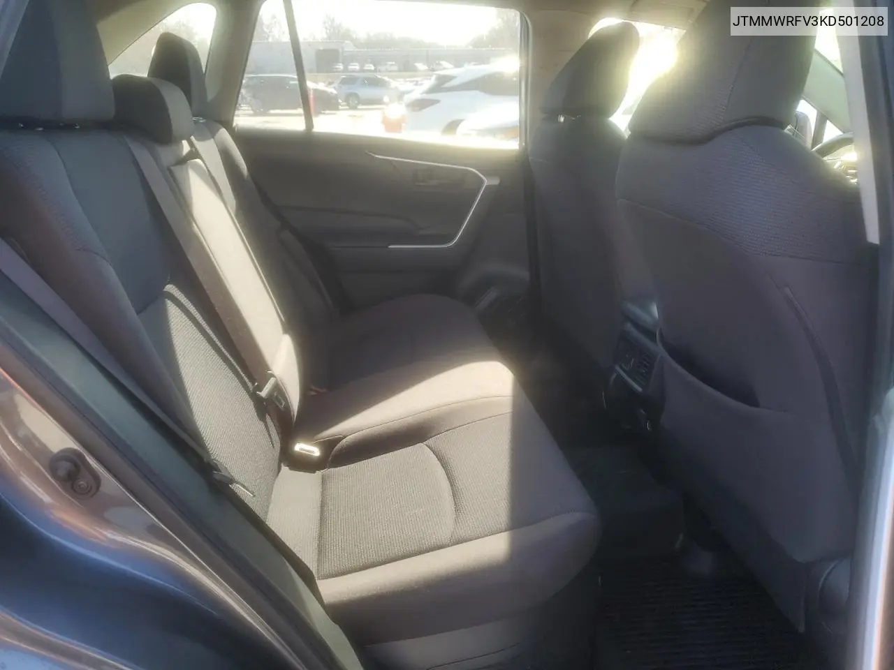 JTMMWRFV3KD501208 2019 Toyota Rav4 Le