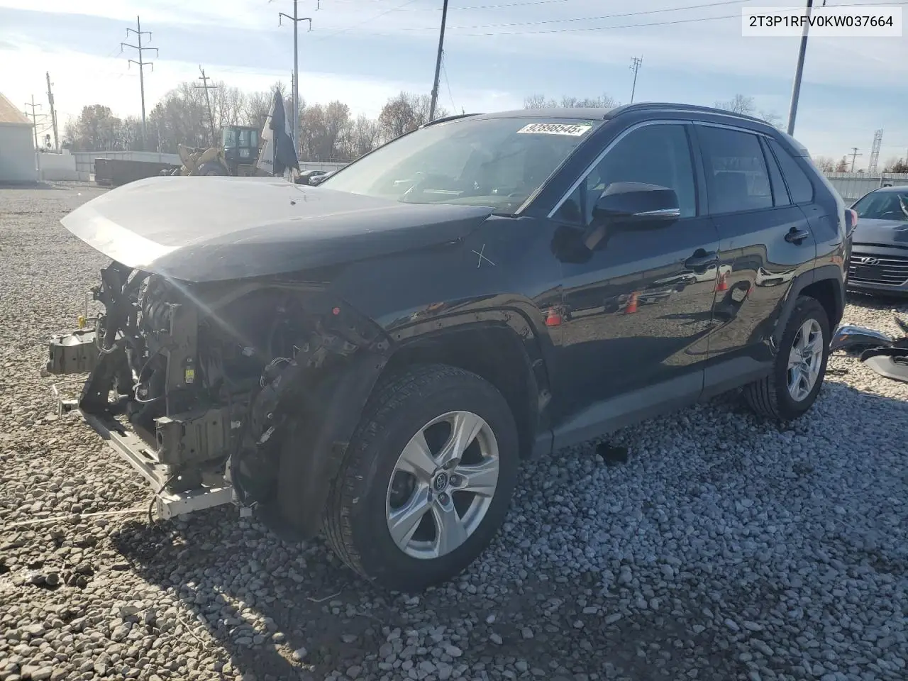 2T3P1RFV0KW037664 2019 Toyota Rav4 Xle