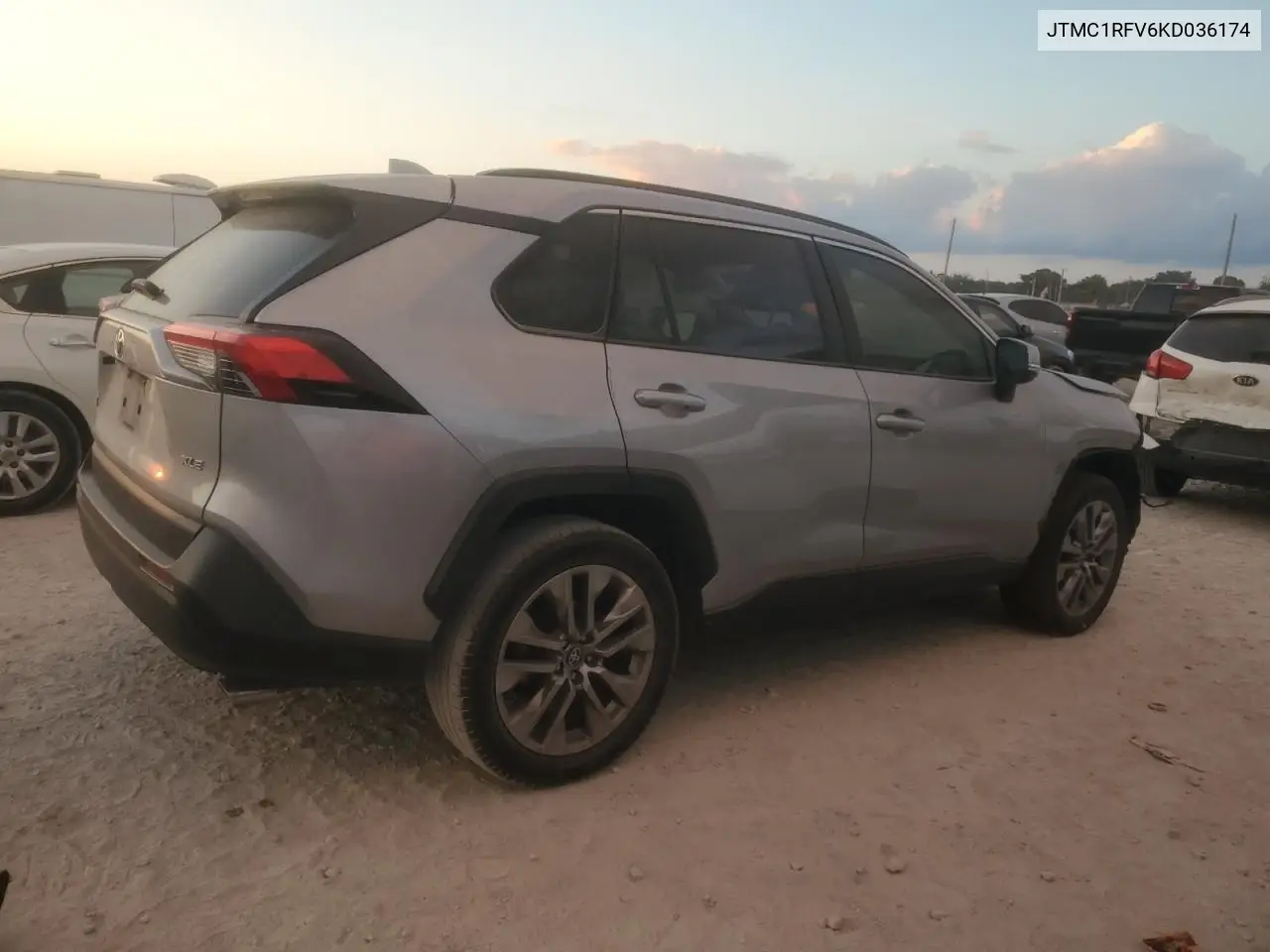 JTMC1RFV6KD036174 2019 Toyota Rav4 Xle Premium
