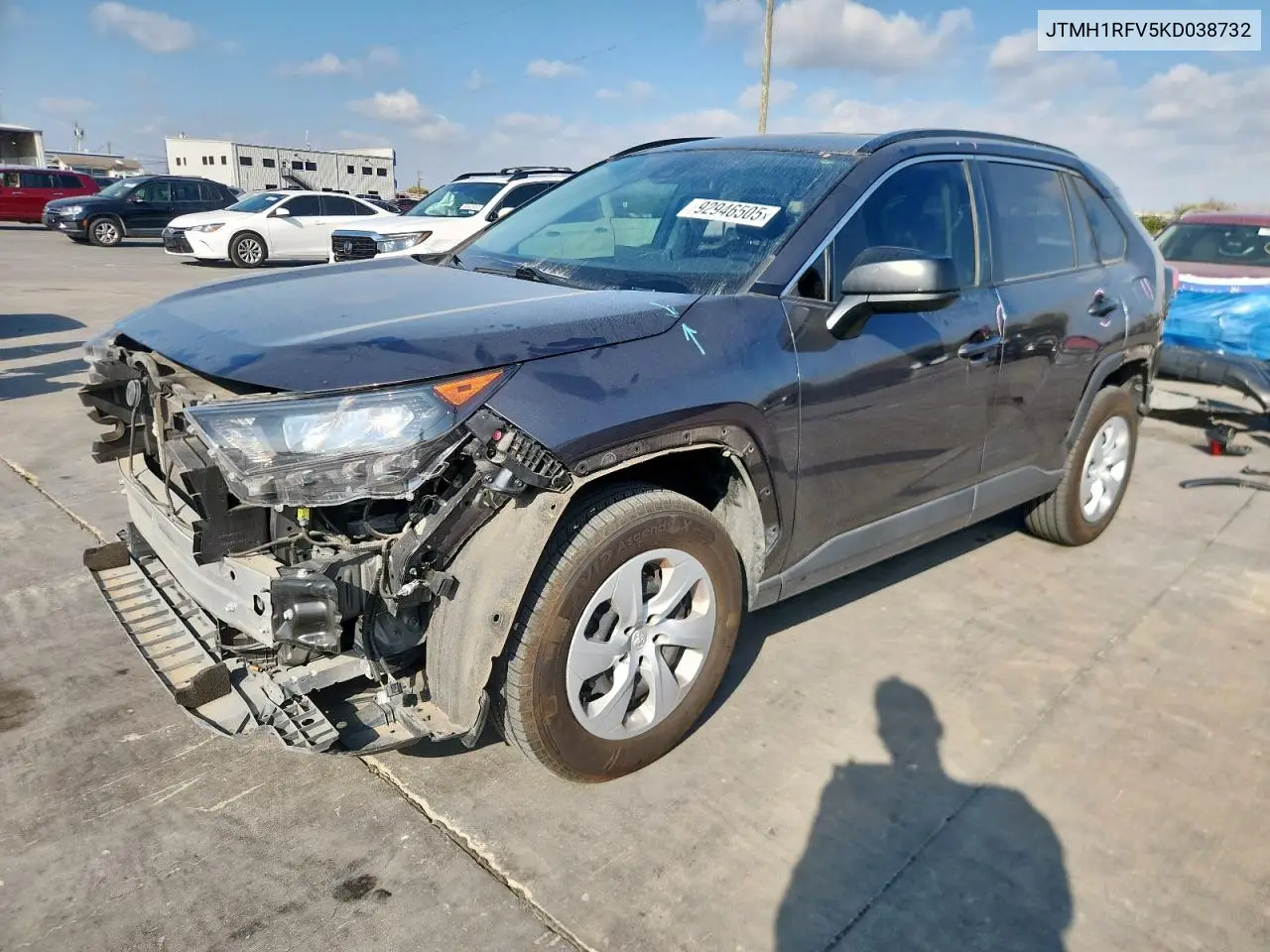 JTMH1RFV5KD038732 2019 Toyota Rav4 Le