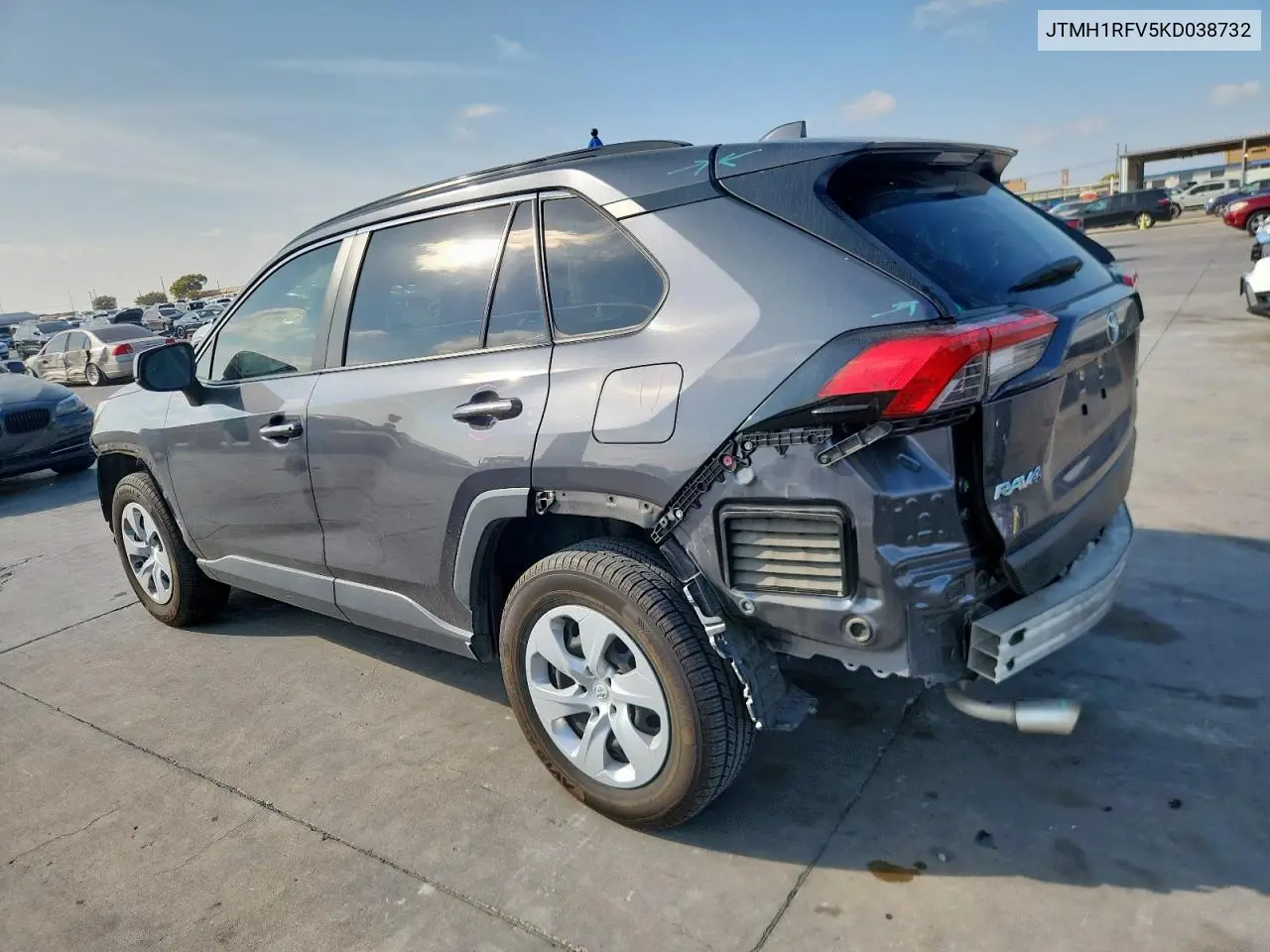 JTMH1RFV5KD038732 2019 Toyota Rav4 Le