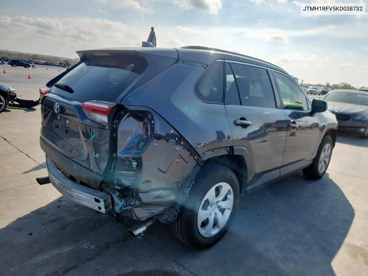 JTMH1RFV5KD038732 2019 Toyota Rav4 Le