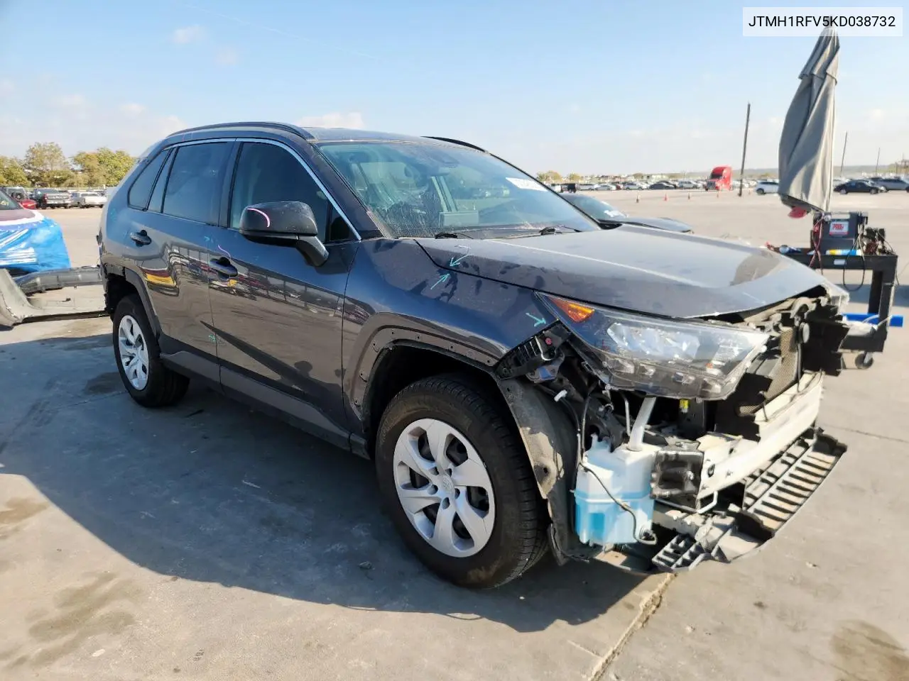 JTMH1RFV5KD038732 2019 Toyota Rav4 Le