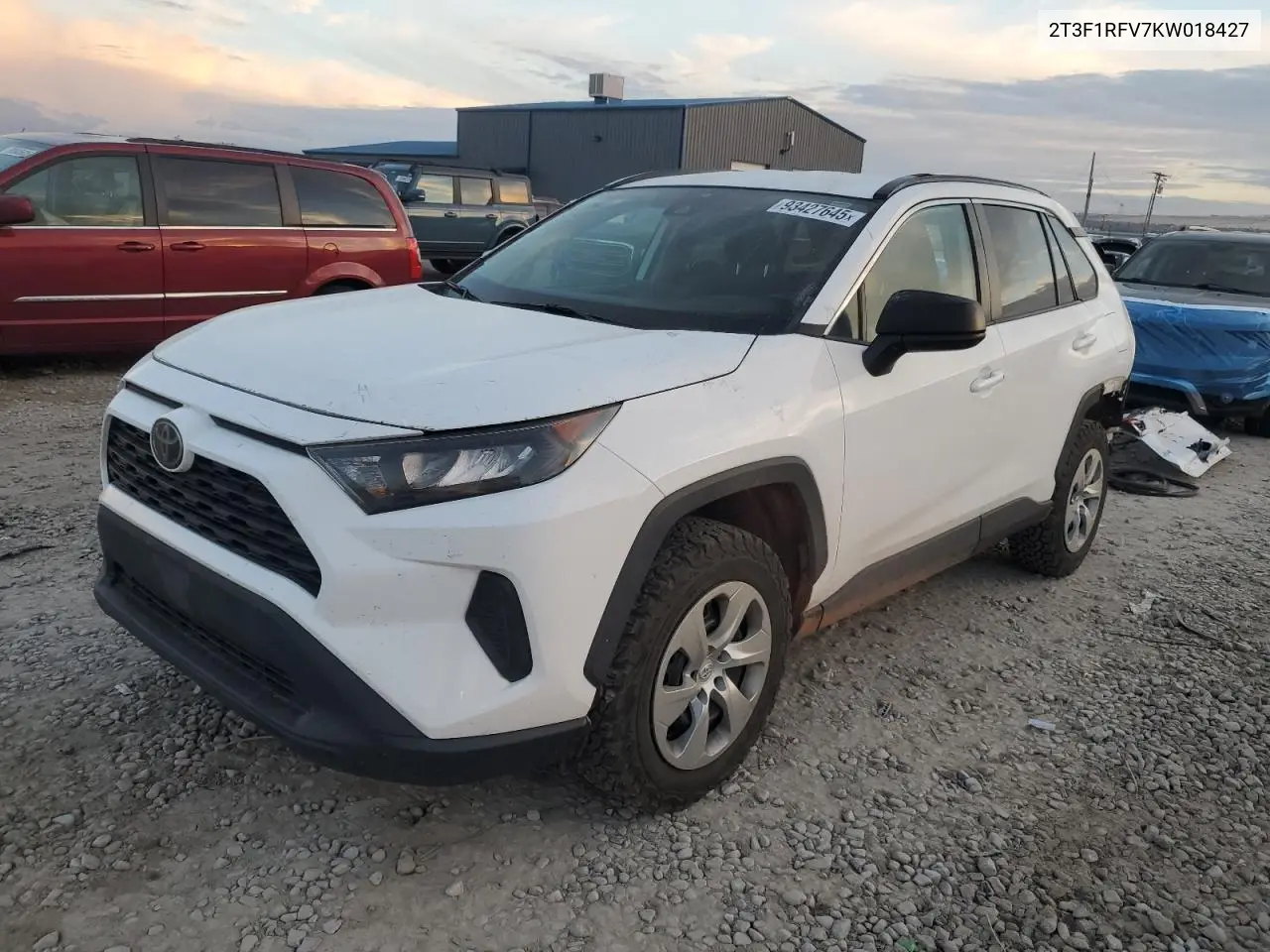2T3F1RFV7KW018427 2019 Toyota Rav4 Le