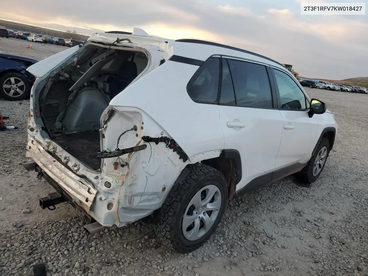 2T3F1RFV7KW018427 2019 Toyota Rav4 Le
