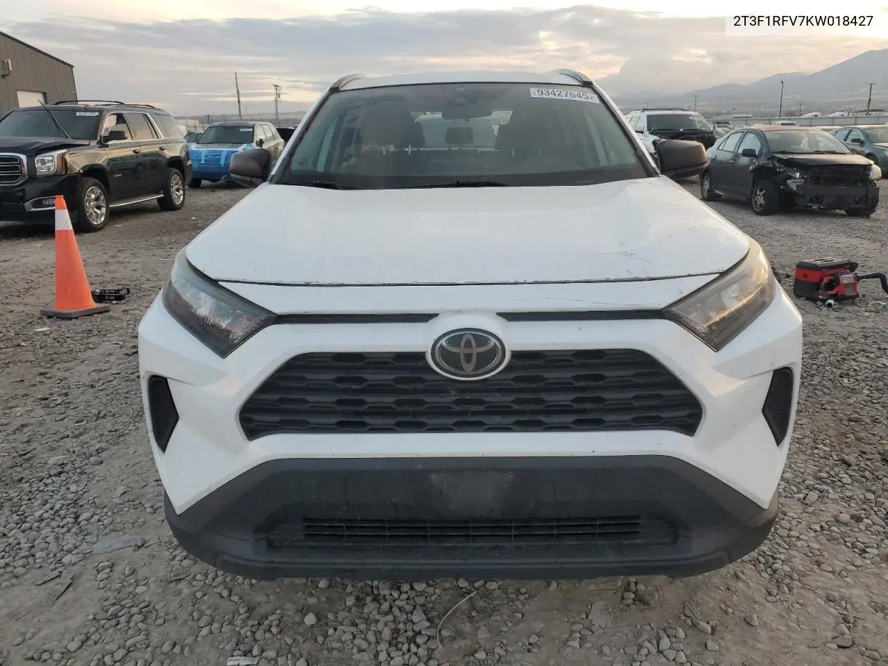 2T3F1RFV7KW018427 2019 Toyota Rav4 Le