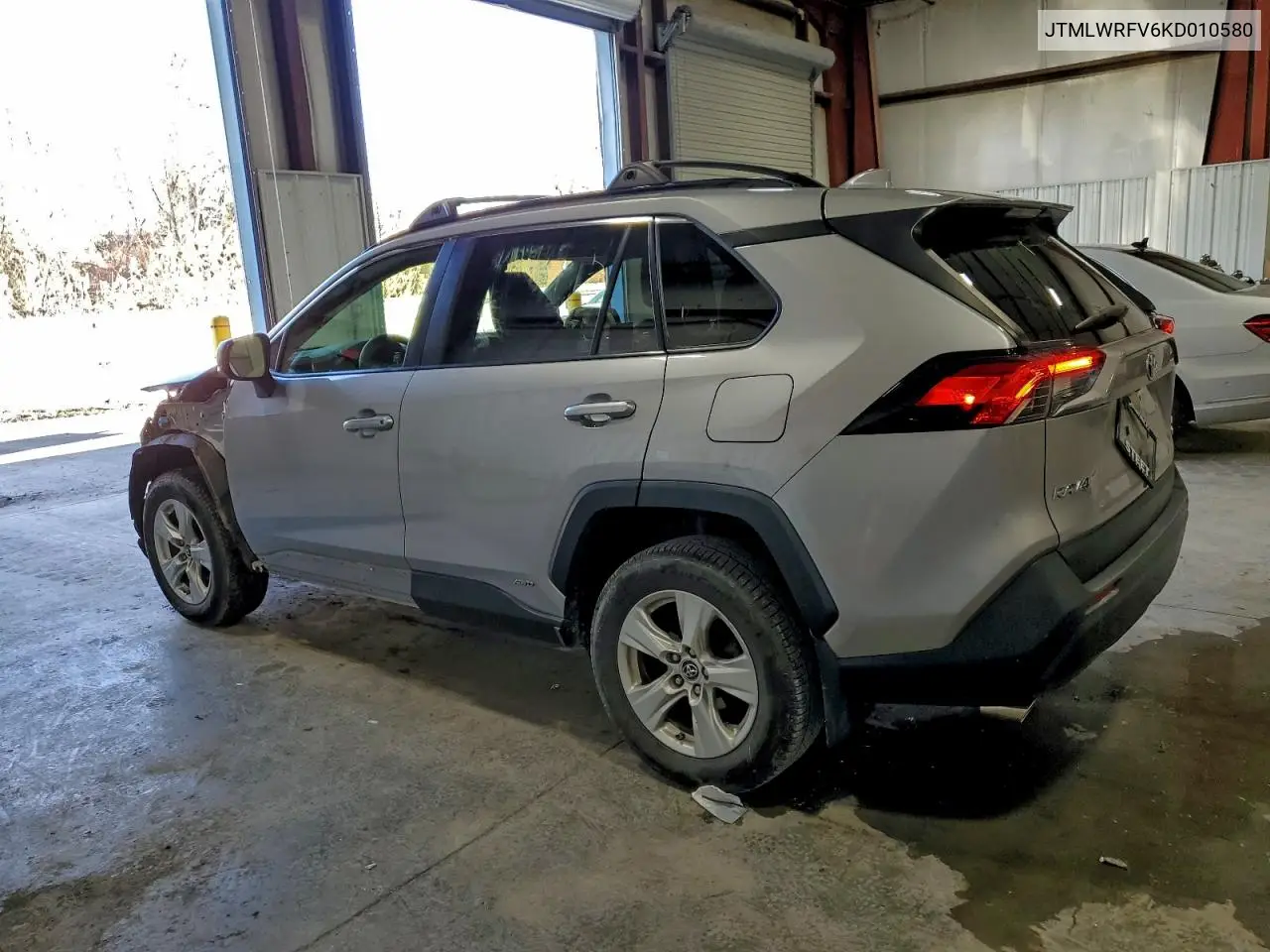 JTMLWRFV6KD010580 2019 Toyota Rav4 Le