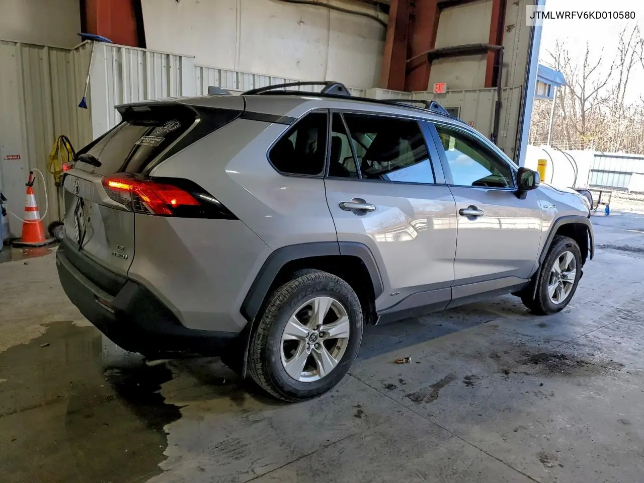 JTMLWRFV6KD010580 2019 Toyota Rav4 Le