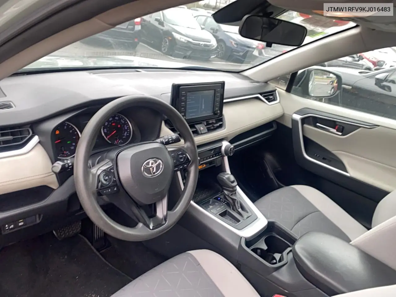 JTMW1RFV9KJ016483 2019 Toyota Rav4 Xle