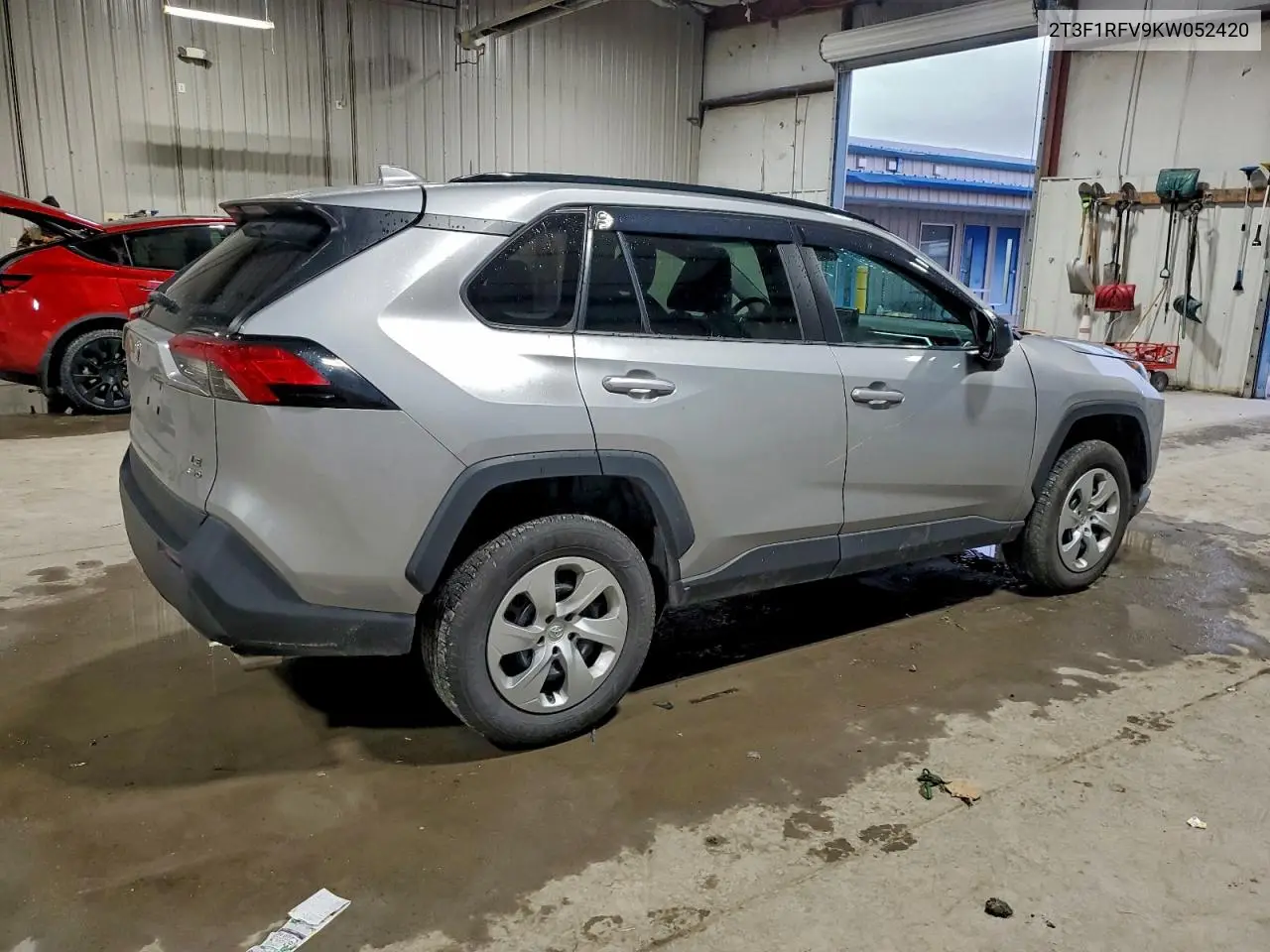 2T3F1RFV9KW052420 2019 Toyota Rav4 Le