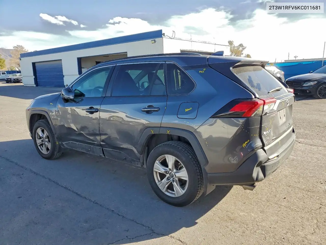 2T3W1RFV6KC011681 2019 Toyota Rav4 Xle
