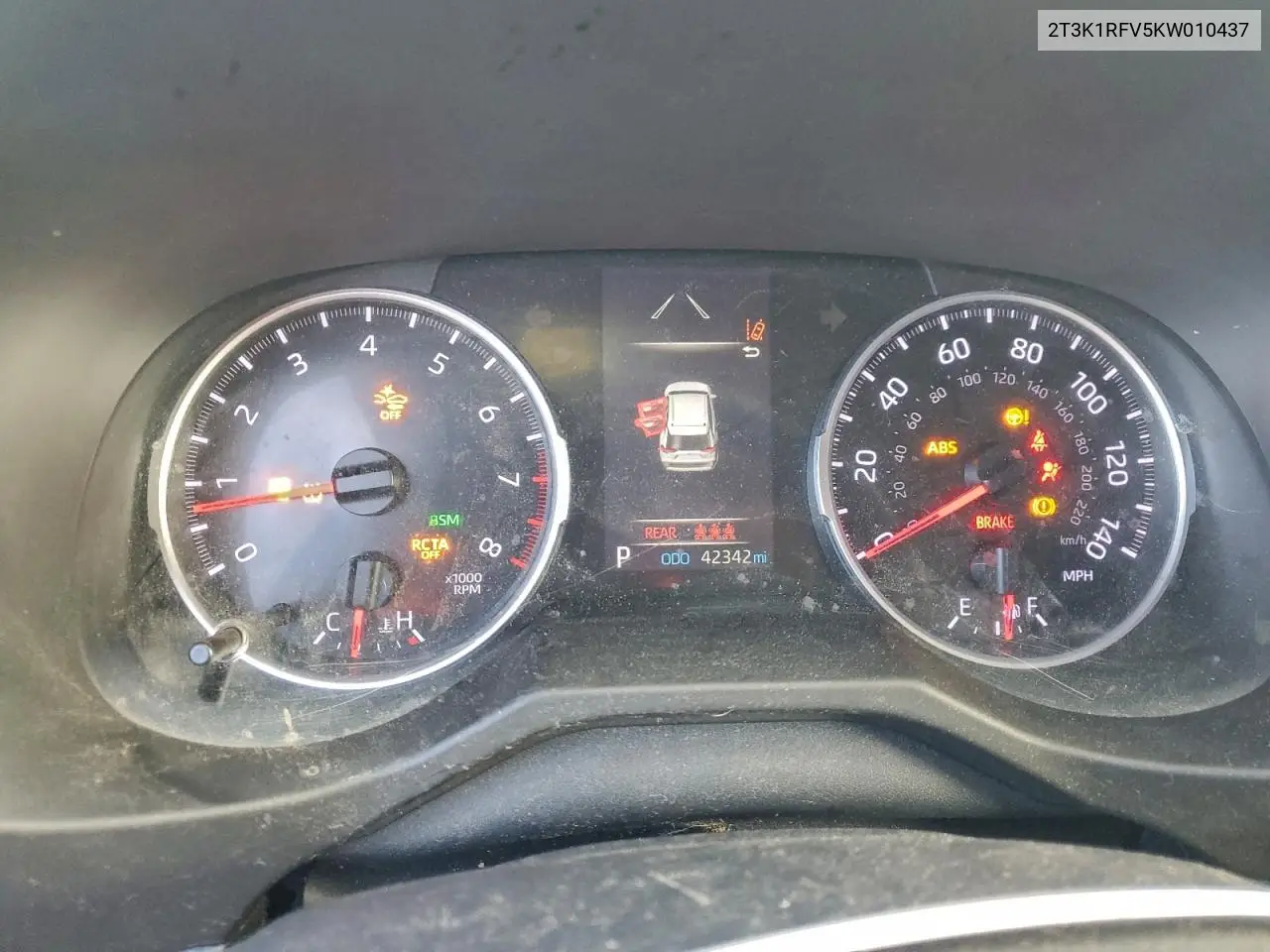 2T3K1RFV5KW010437 2019 Toyota Rav4 Le