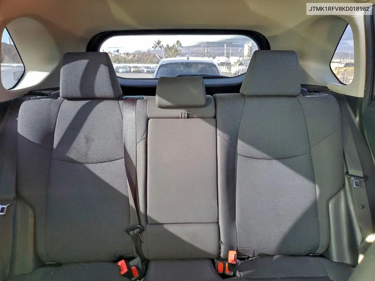 JTMK1RFV8KD018982 2019 Toyota Rav4 Le