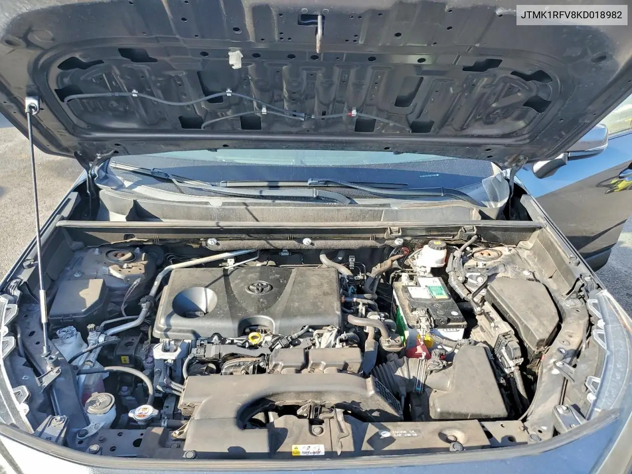 JTMK1RFV8KD018982 2019 Toyota Rav4 Le