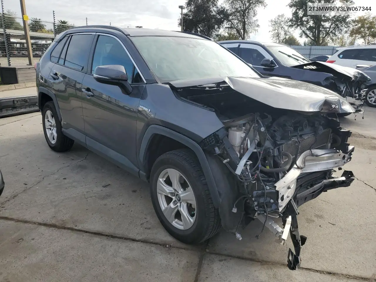 2T3MWRFV3LW067344 2020 Toyota Rav4 Le