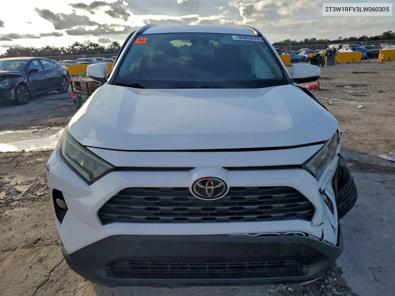 2T3W1RFV3LW060305 2020 Toyota Rav4 Xle