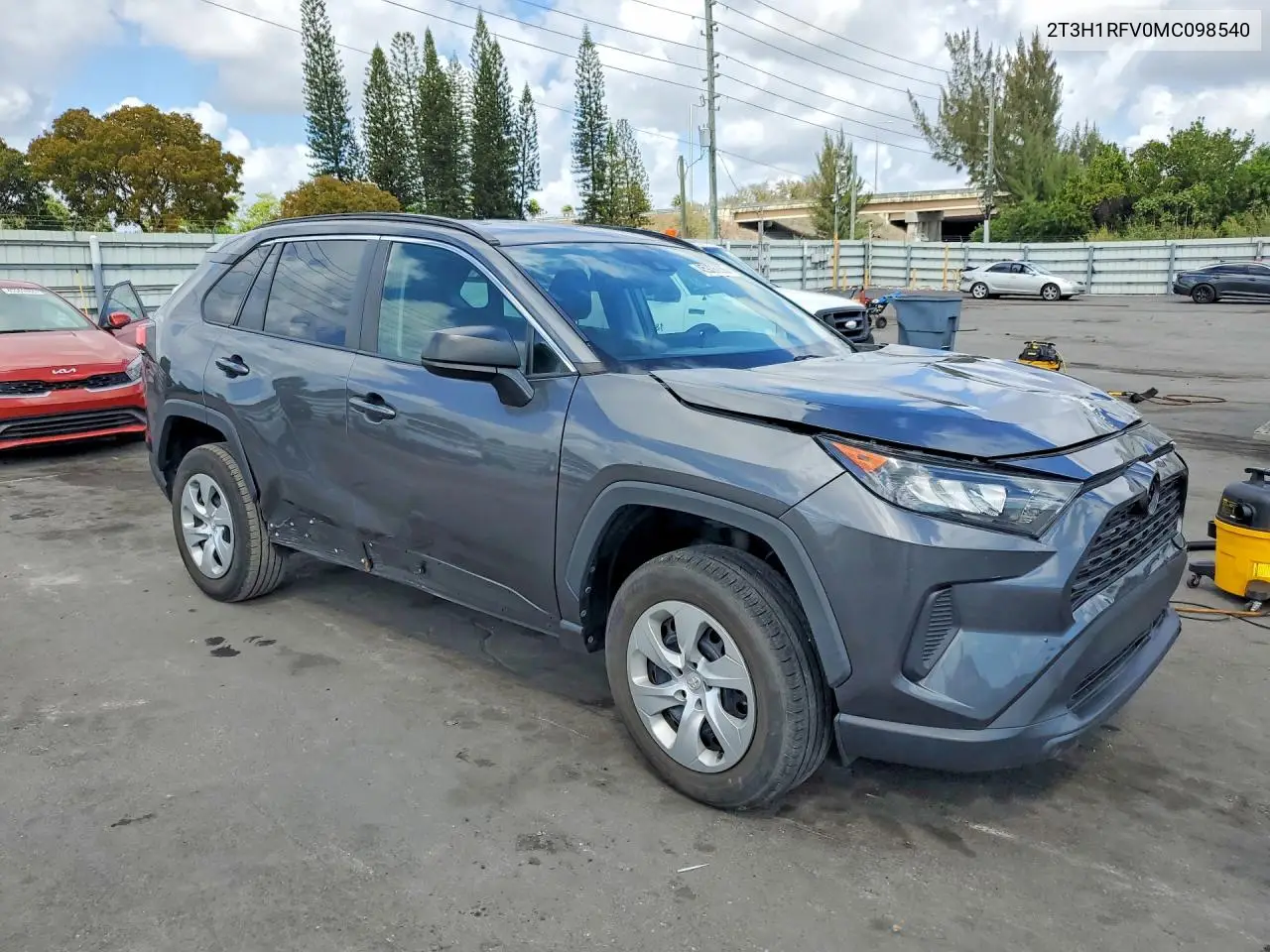 2T3H1RFV0MC098540 2021 Toyota Rav4 Le