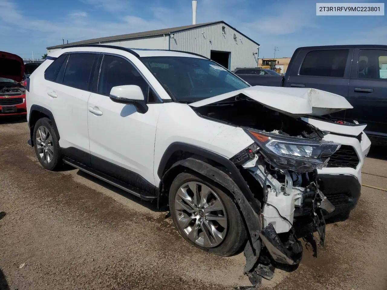 2T3R1RFV9MC223801 2021 Toyota Rav4 Xle